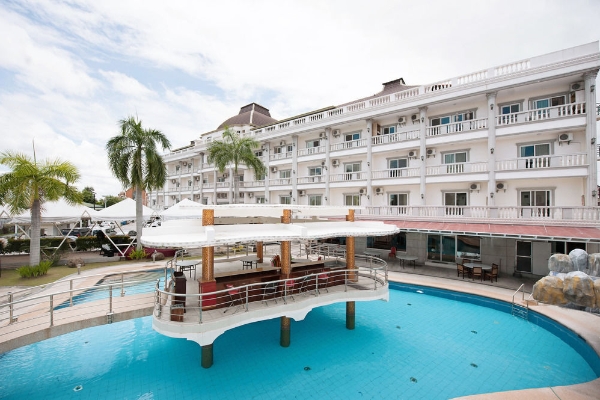 Clark Renaissance Hotel (Santol)